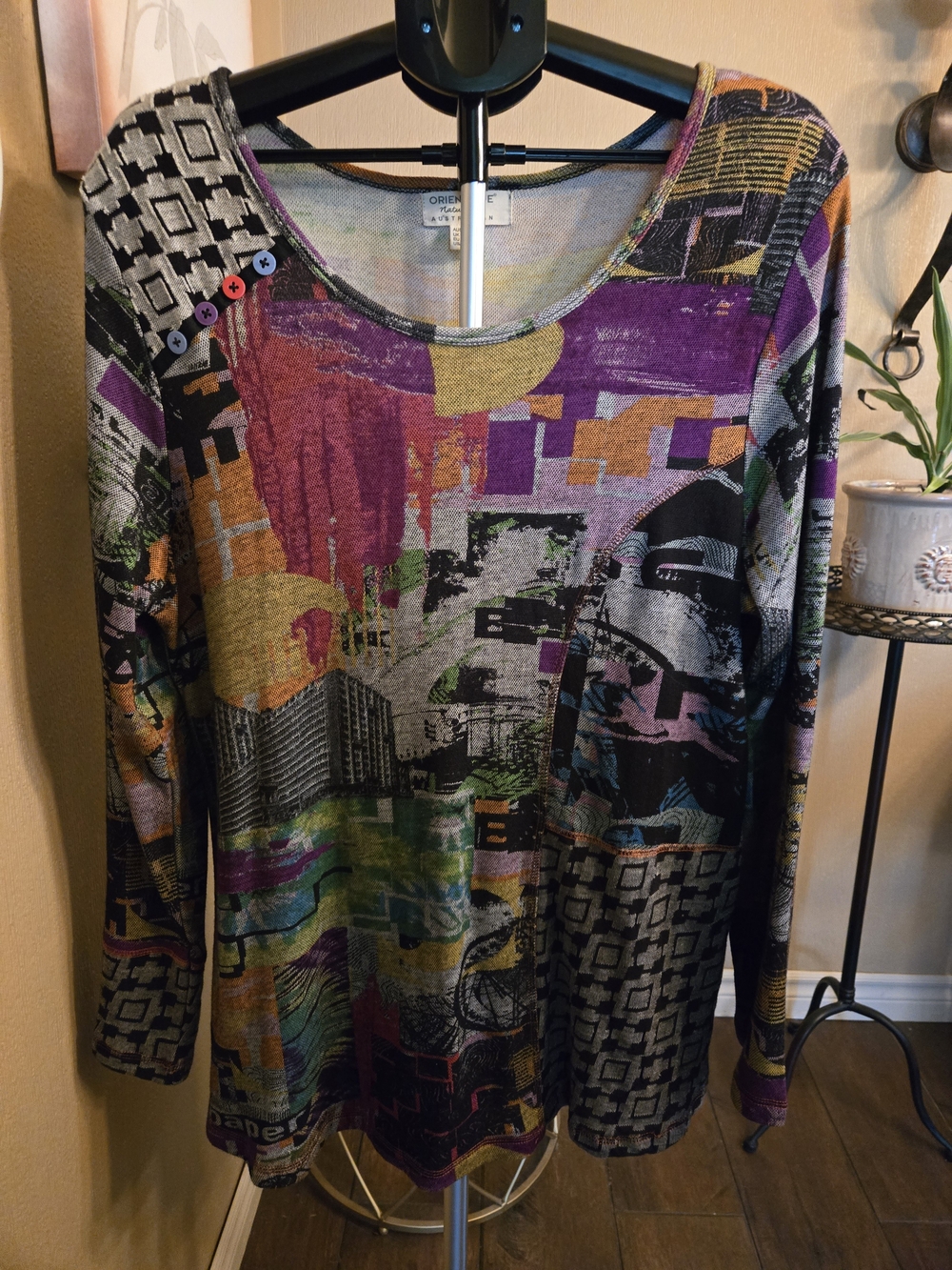 Orientique Naturally Australian Abstract Multicolor Long-Sleeve Scoop Neck Top